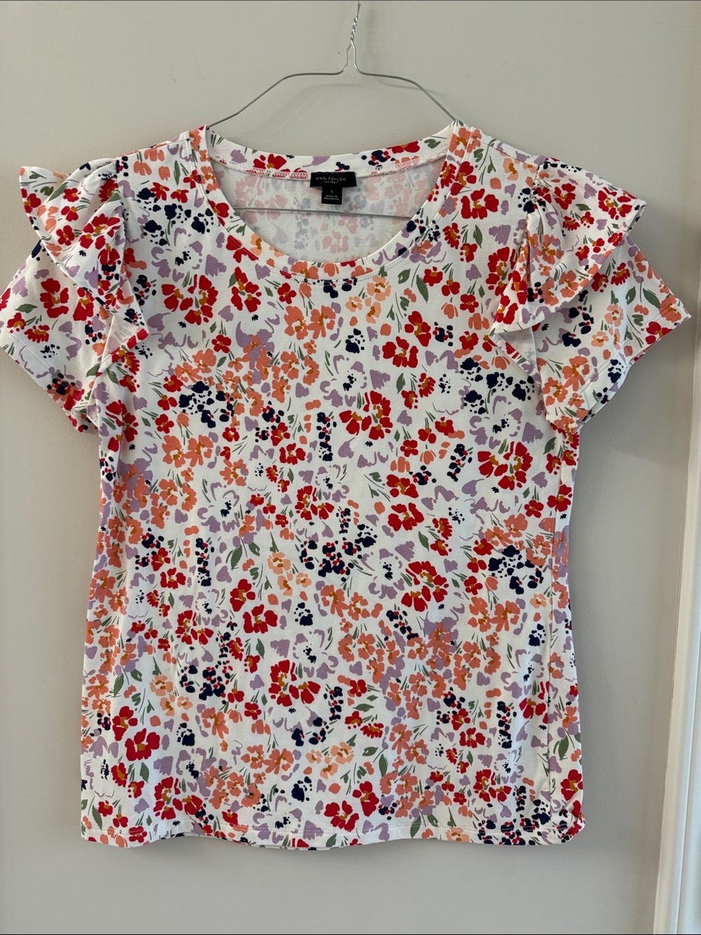 Ann Taylor Factory White Floral Ruffle Sleeve Tee
